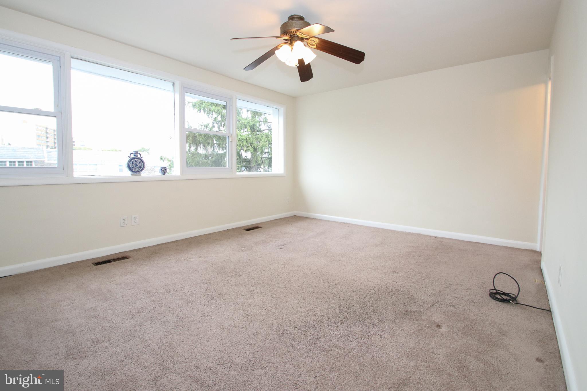 2724 West Country Club Road Philadelphia, PA 19131 - Photo 14 of 34 Master bedroom