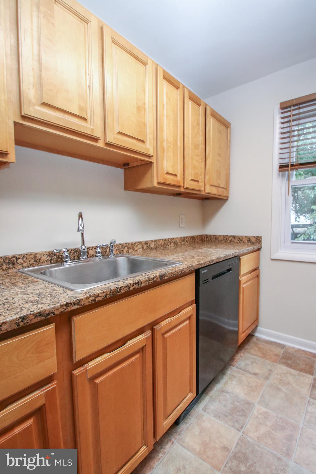 2724 West Country Club Road Philadelphia, PA 19131 - Photo 9 of 34 Kitchen