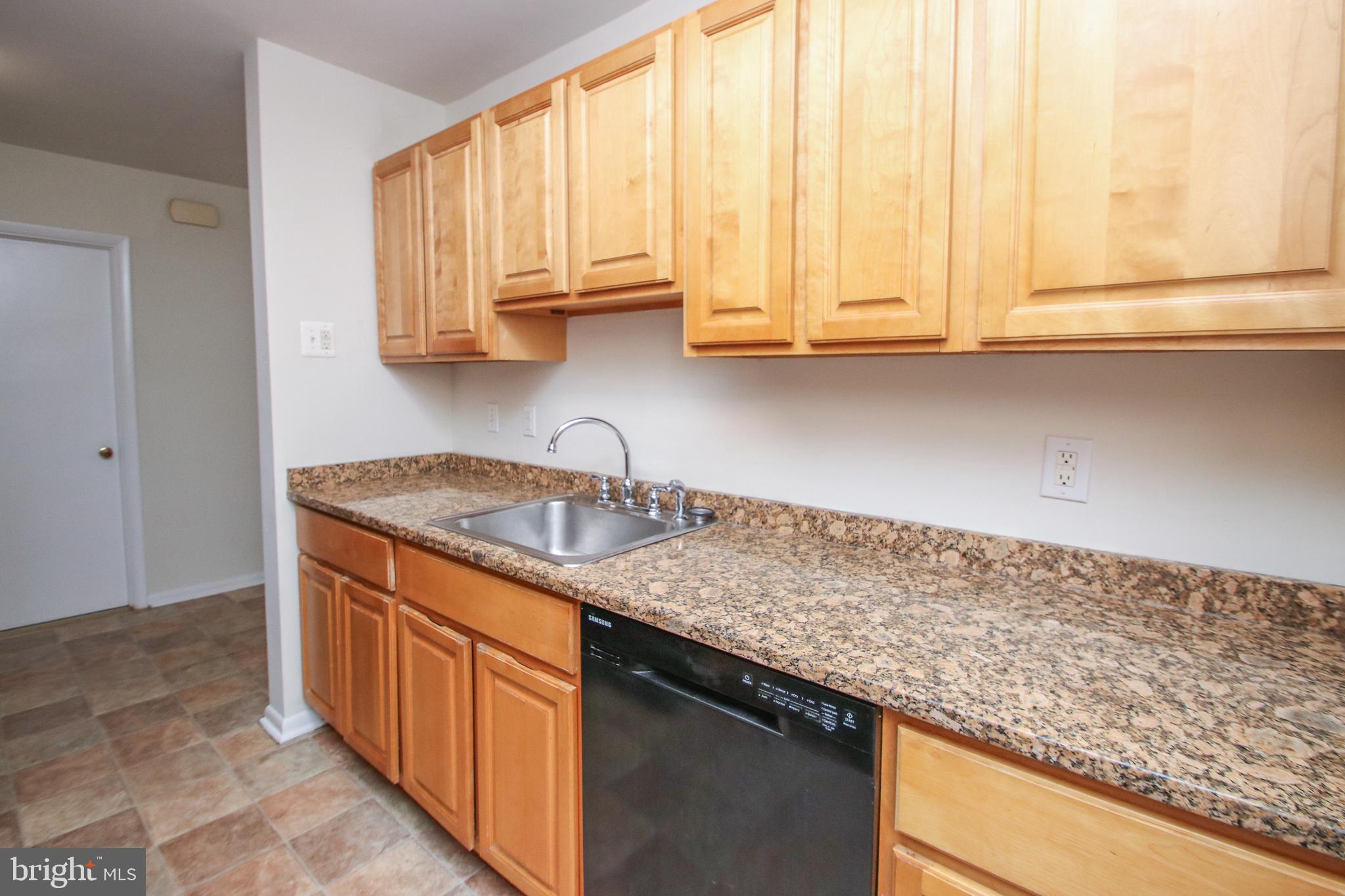 2724 West Country Club Road Philadelphia, PA 19131 - Photo 10 of 34 Kitchen