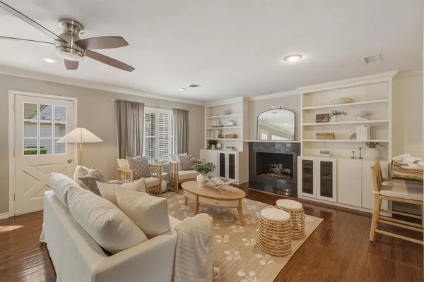 $799,000 | 6338 Town Hill Lane, Dallas, TX 75214
