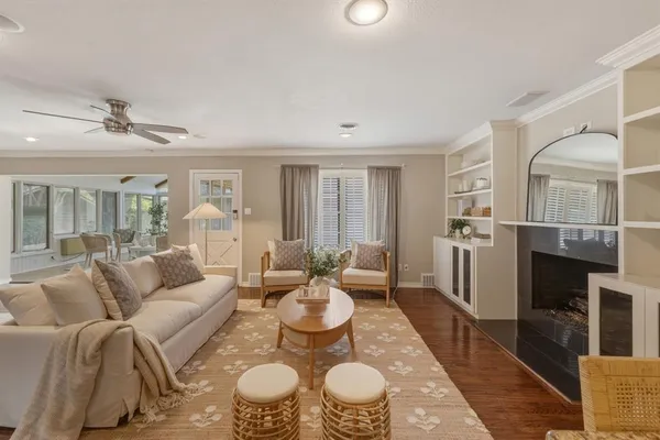 $799,000 | 6338 Town Hill Lane, Dallas, TX 75214