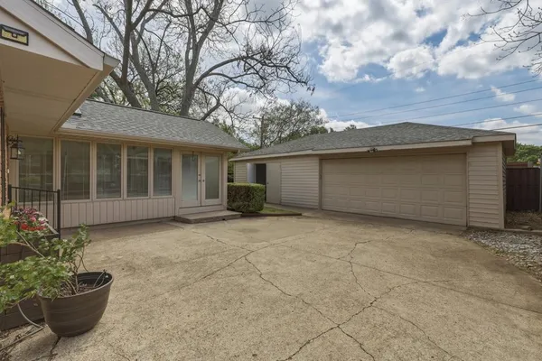 $799,000 | 6338 Town Hill Lane, Dallas, TX 75214