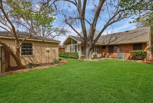 $799,000 | 6338 Town Hill Lane, Dallas, TX 75214
