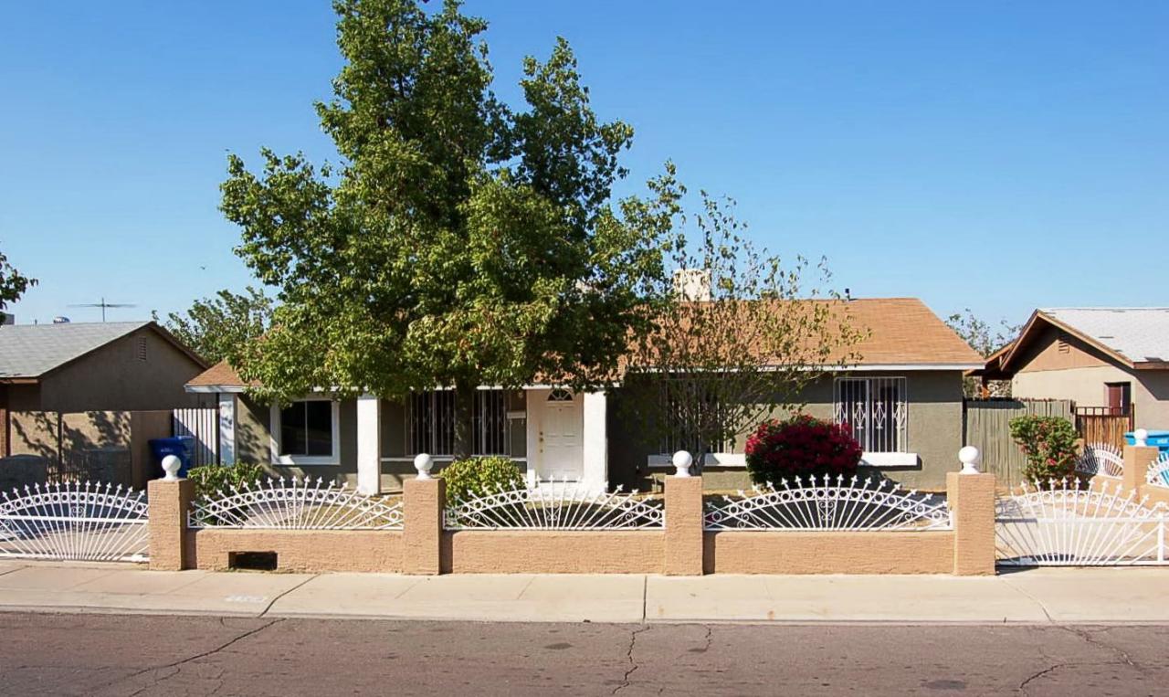 4928 West Berkeley Road Phoenix, AZ 85035 - Photo 1 of 8 LARGE FAMILY HOME