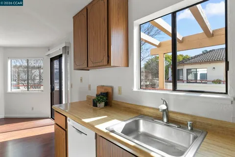 $399,000 | 5060-5060 Valley Crest Drive, Unit 56, Concord, CA 94521