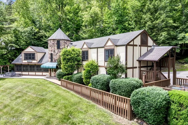 $1,900,000 | 3950 Castle Road, Gatlinburg, TN 37738