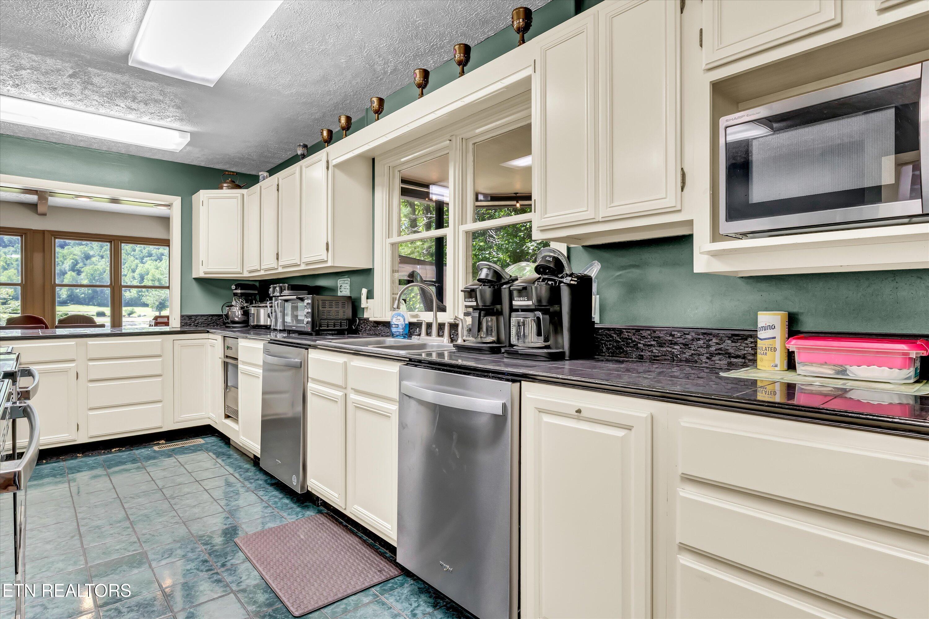 3950 Castle Road Gatlinburg, TN 37738 - Photo 11 of 60 16-3950 Castle Rd-16