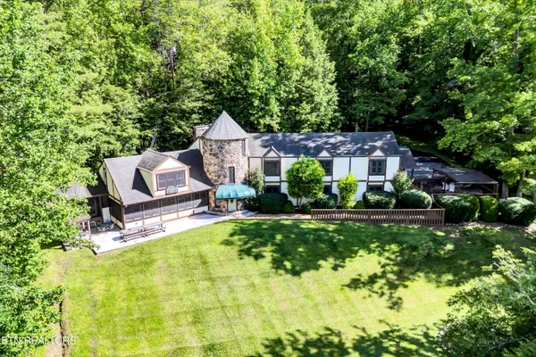 $1,900,000 | 3950 Castle Road, Gatlinburg, TN 37738