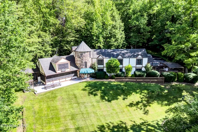 $1,900,000 | 3950 Castle Road, Gatlinburg, TN 37738