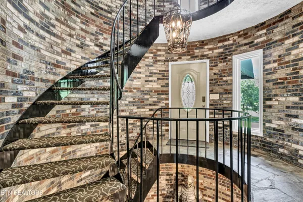 $1,900,000 | 3950 Castle Road, Gatlinburg, TN 37738