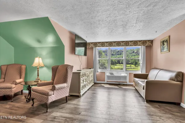 $1,900,000 | 3950 Castle Road, Gatlinburg, TN 37738