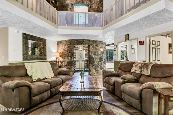 $1,900,000 | 3950 Castle Road, Gatlinburg, TN 37738