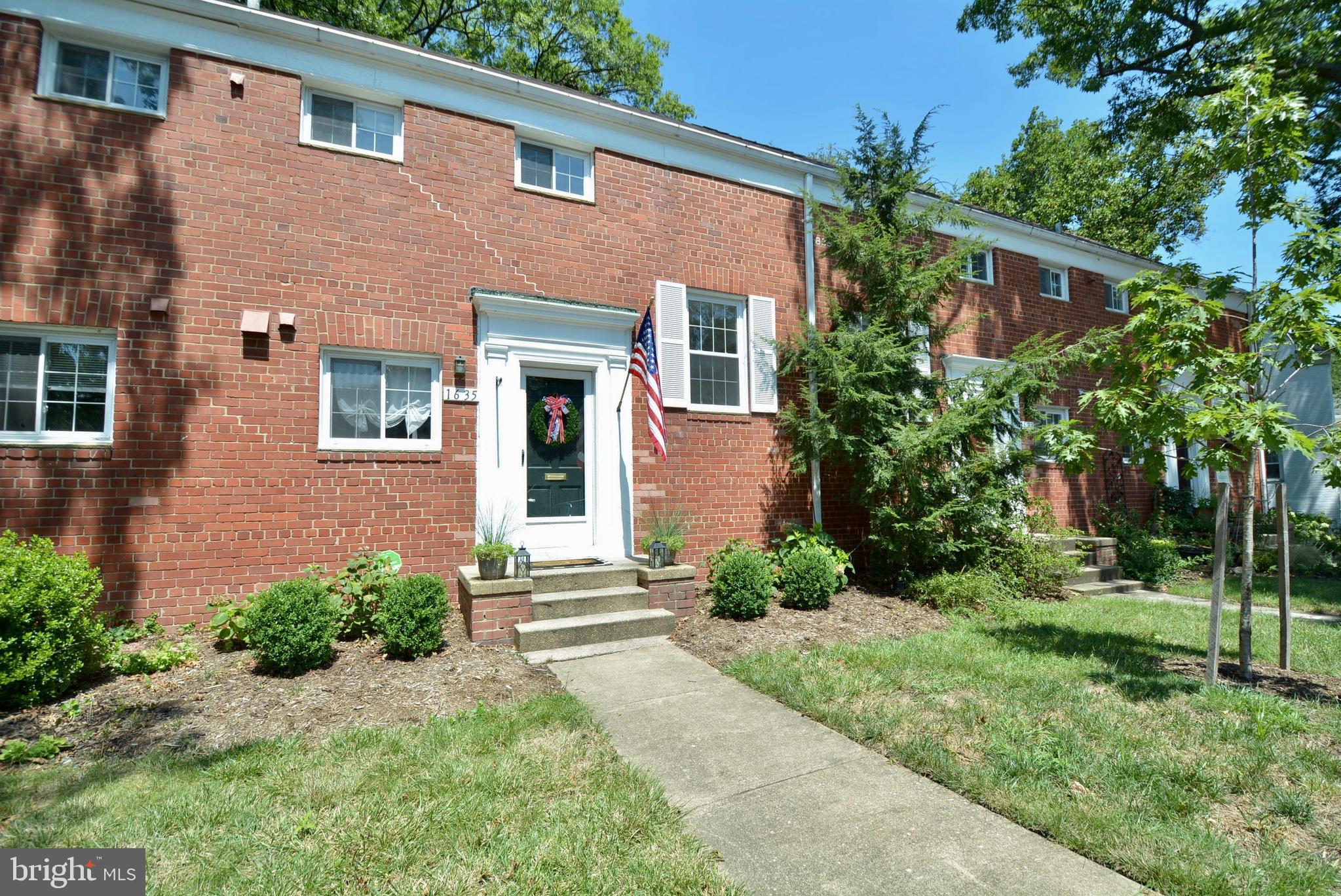 1635 Ripon Place Alexandria, VA 22302 - Photo 1 of 37 Welcoming front