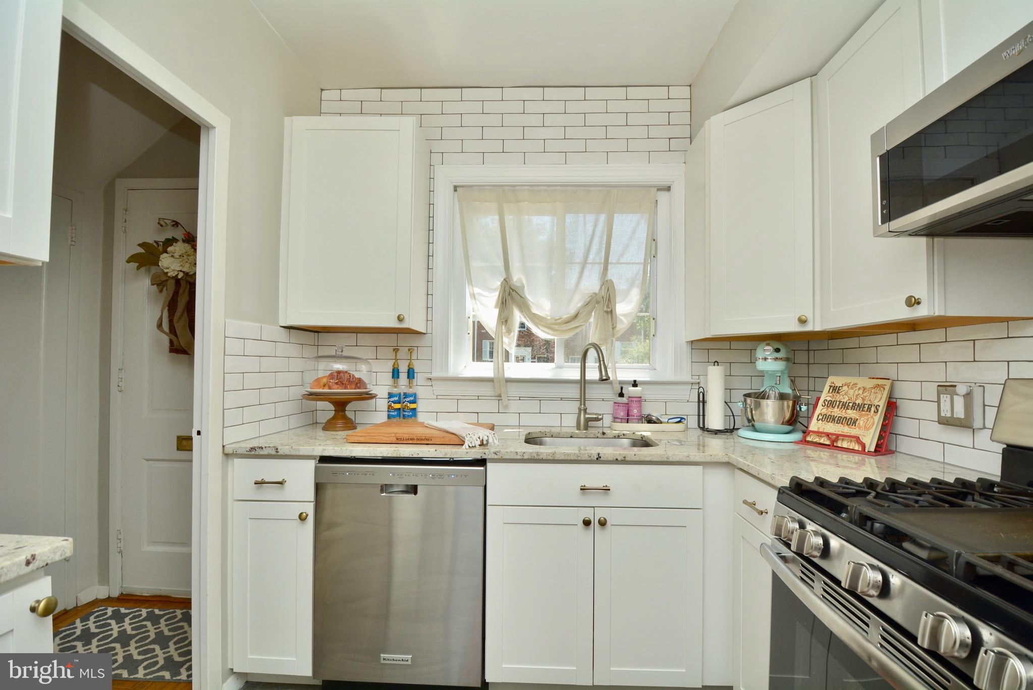 1635 Ripon Place Alexandria, VA 22302 - Photo 12 of 37 Gorgeous kitchen!