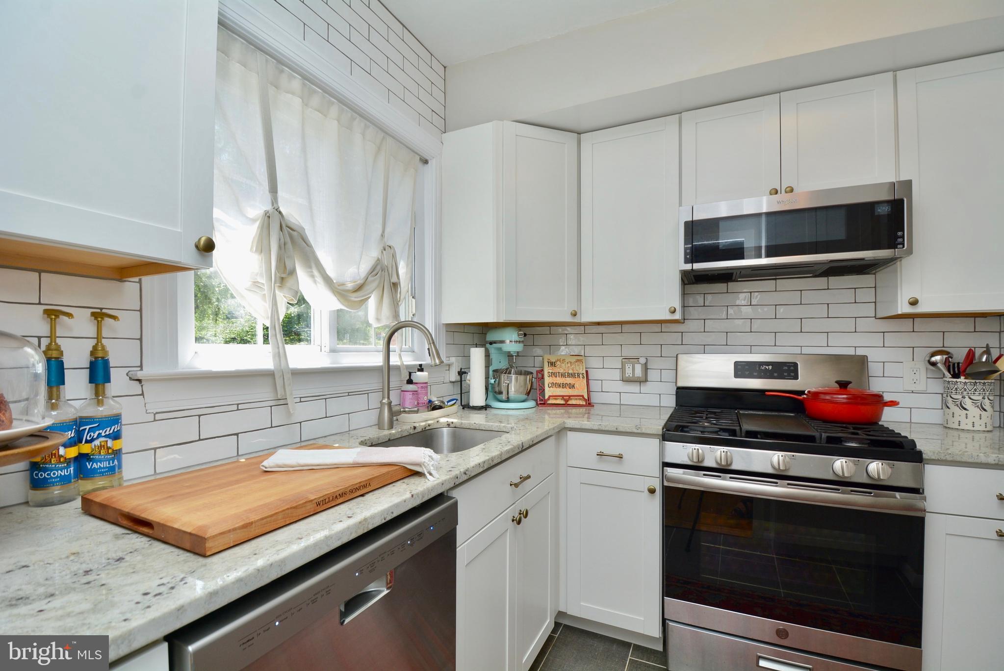 1635 Ripon Place Alexandria, VA 22302 - Photo 13 of 37 Ample counter space in the updated kitchen