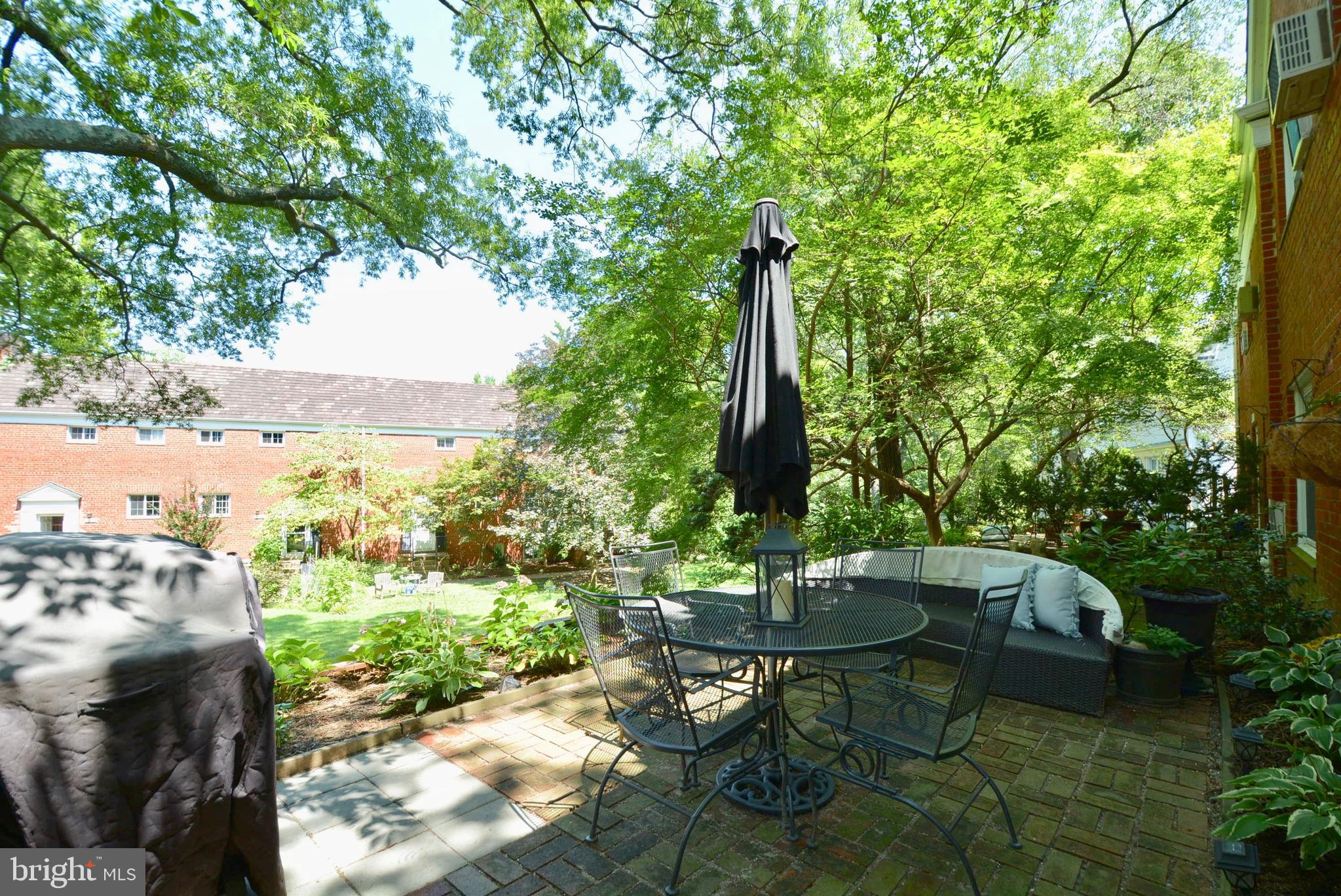 1635 Ripon Place Alexandria, VA 22302 - Photo 27 of 37 Exterior patio w/ view of courtyard