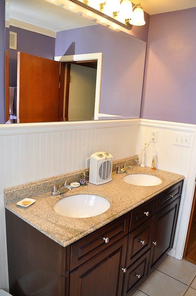 1192 Kenwick Road Columbus, OH 43209 - Photo 19 of 33 Full Bathroom