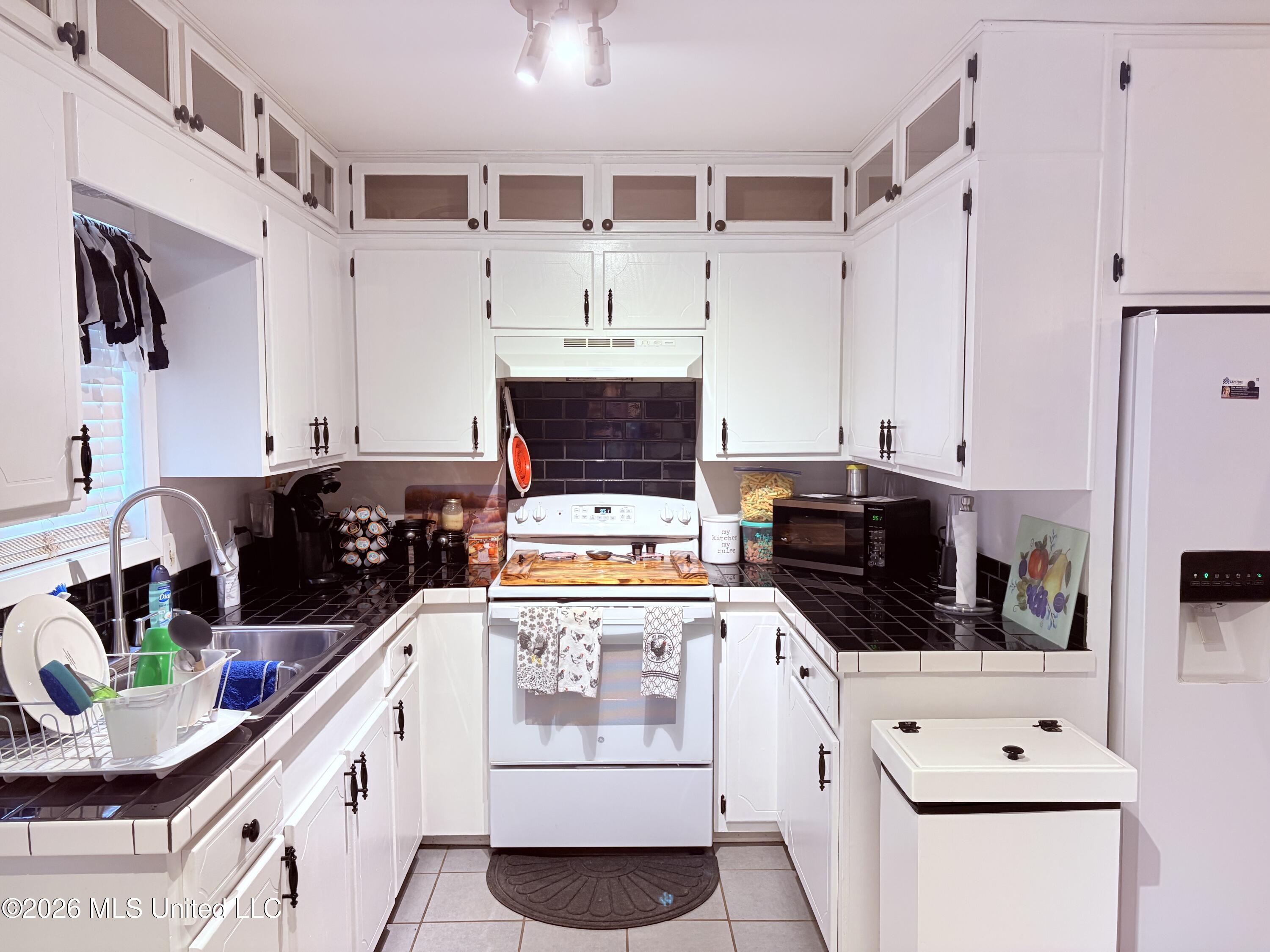 2326 Bluegoose Road Sarah, MS 38665 - Photo 6 of 18 kitchen 1