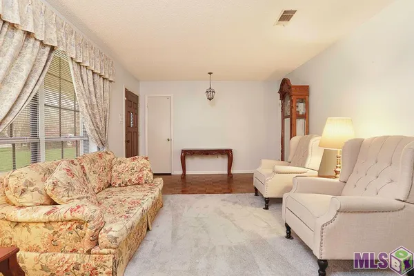 $279,000 | 1526 June Drive, Denham Springs, LA 70726