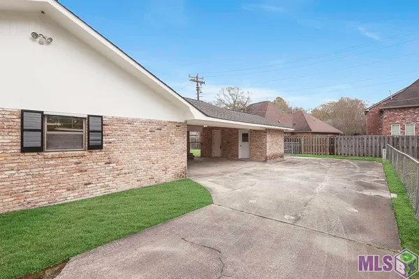 $279,000 | 1526 June Drive, Denham Springs, LA 70726