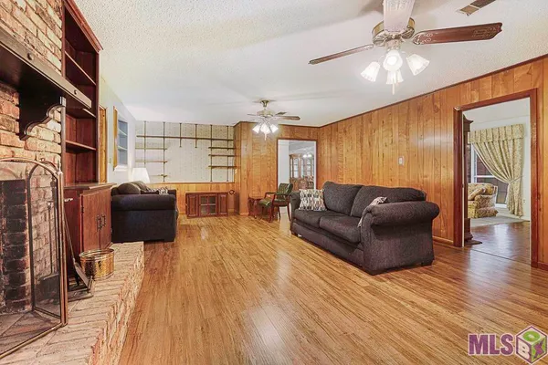$279,000 | 1526 June Drive, Denham Springs, LA 70726