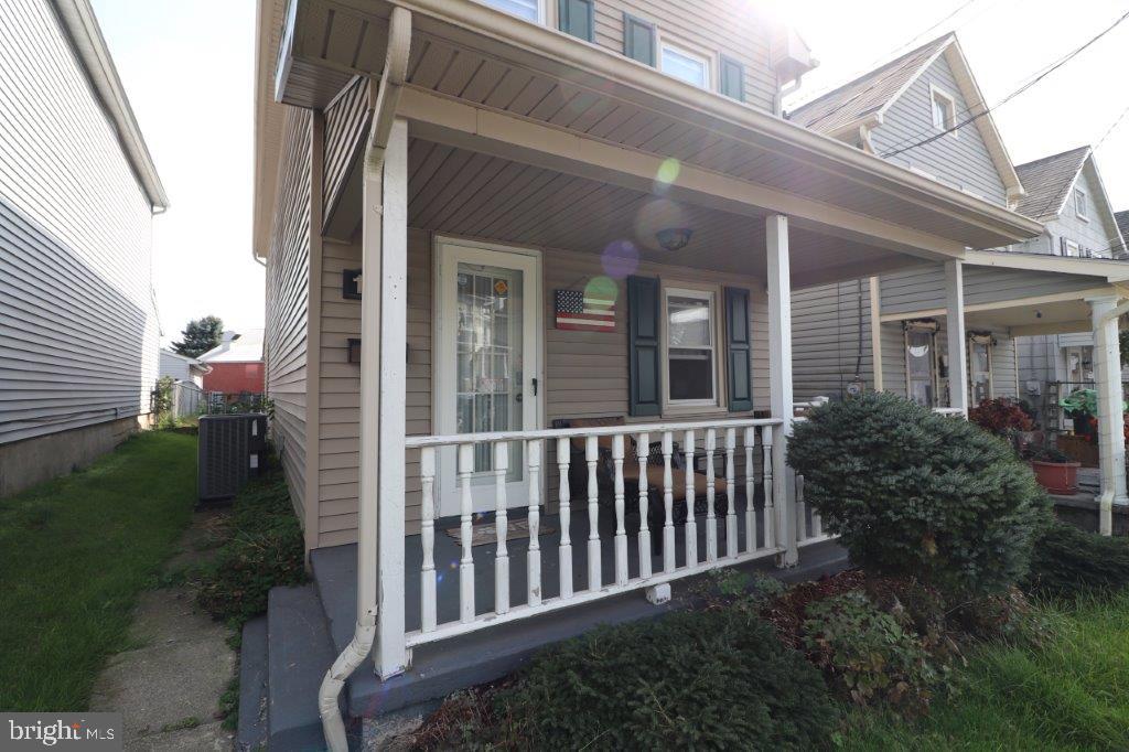 129 Spring Street Nazareth, PA 18064 - Photo 3 of 43 Gallery Image 3