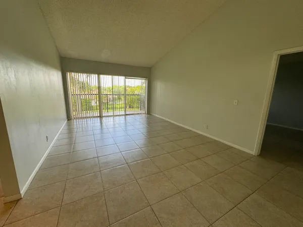 $2,000 | 8891 Wiles Road, Unit 303, Coral Springs, FL 33067