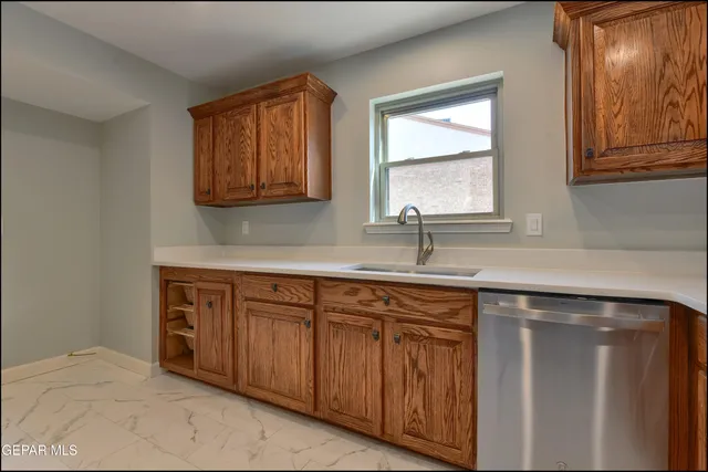 $267,500 | 160 Silver Shadow Drive, Unit A, El Paso, TX 79912