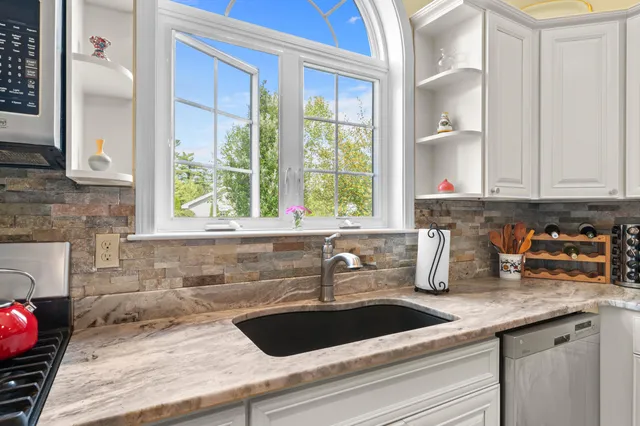 $500,000 | 11 Island Lane, Unit 1, Edgecomb, ME 04556