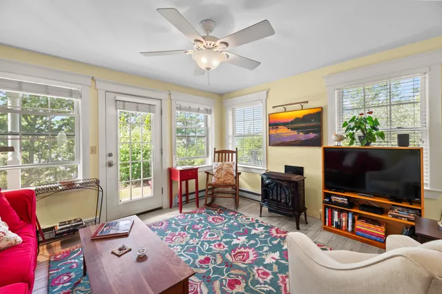 $500,000 | 11 Island Lane, Unit 1, Edgecomb, ME 04556