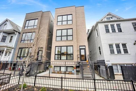 $1,775,000 | 1533 West Barry Avenue, Unit 2, Chicago, IL 60657