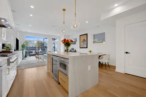 $1,775,000 | 1533 West Barry Avenue, Unit 2, Chicago, IL 60657