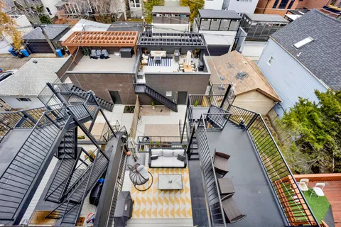 $1,775,000 | 1533 West Barry Avenue, Unit 2, Chicago, IL 60657