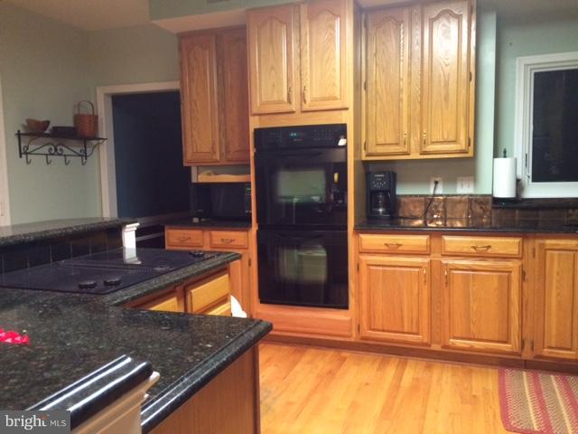 11808 Harley Road Lorton, VA 22079 - Photo 10 of 30 Kitchen