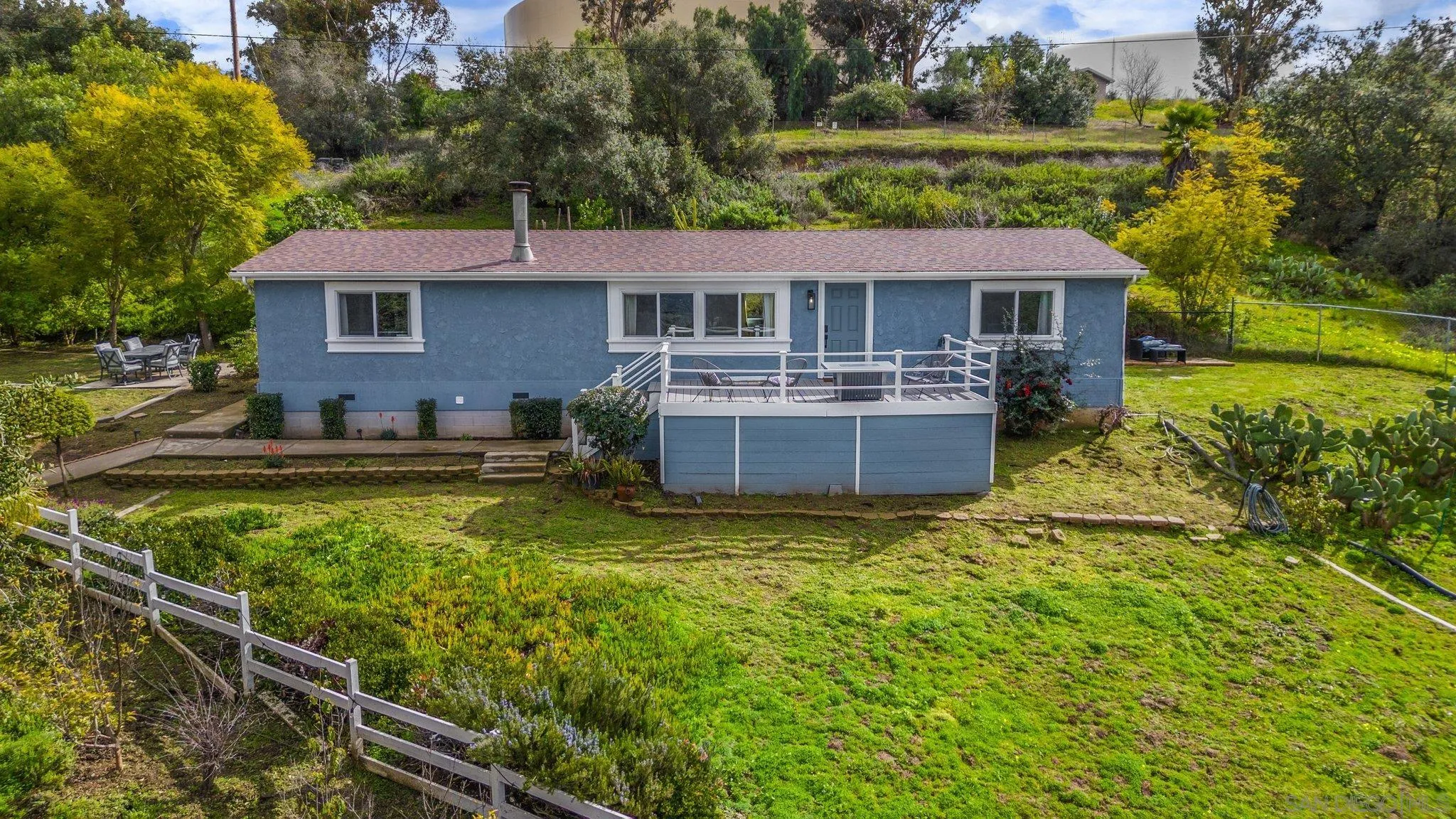 2113 Fallen Leaf Lane Fallbrook, CA 92028 - Photo 2 of 52 Gallery Image 2