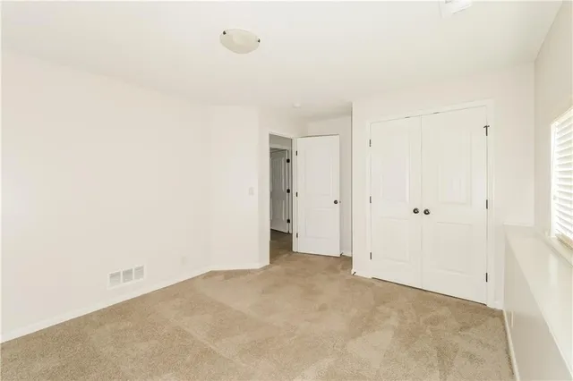 $2,350 | 1425 North 9th Street East, Louisburg, KS 66053