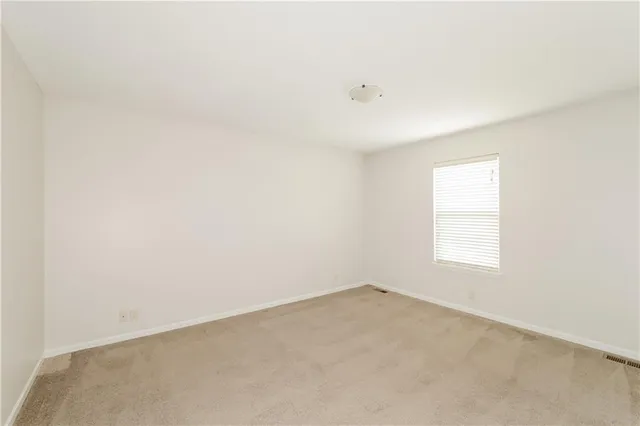 $2,350 | 1425 North 9th Street East, Louisburg, KS 66053