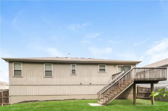 $2,350 | 1425 North 9th Street East, Louisburg, KS 66053