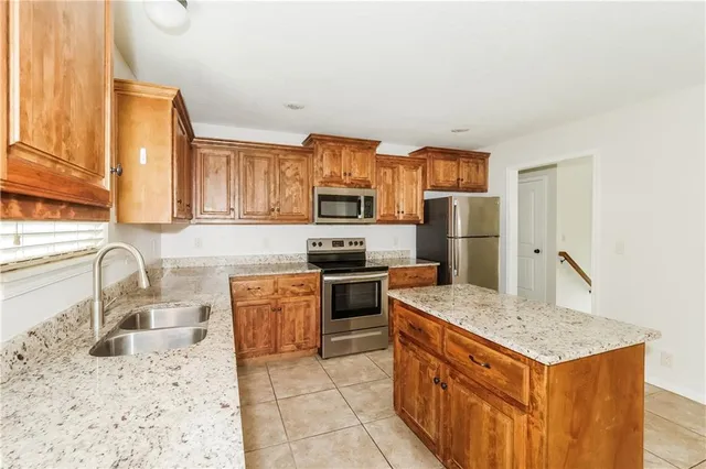 $2,350 | 1425 North 9th Street East, Louisburg, KS 66053