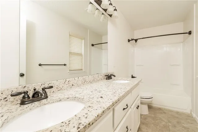 $2,350 | 1425 North 9th Street East, Louisburg, KS 66053