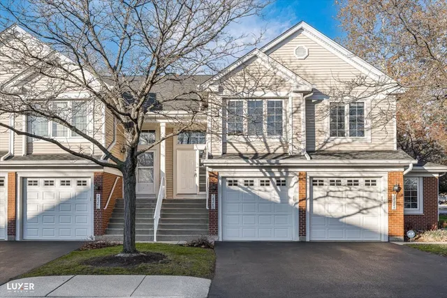 $3,500 | 7424 Lincoln Avenue, Unit D, Skokie, IL 60076