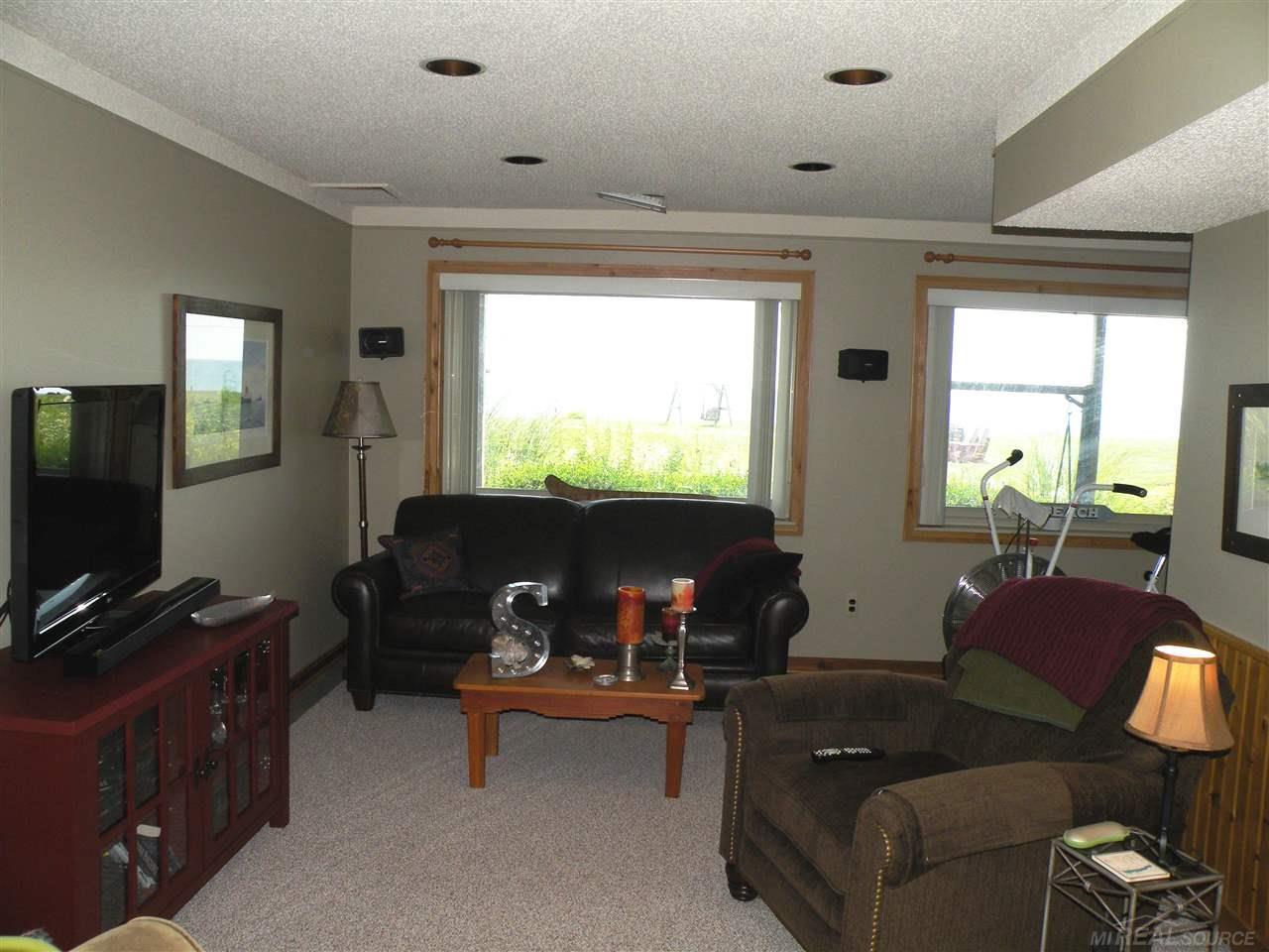 4440 North Lakeshore Road Deckerville, MI 48427 - Photo 44 of 52 50049752-43.JPG