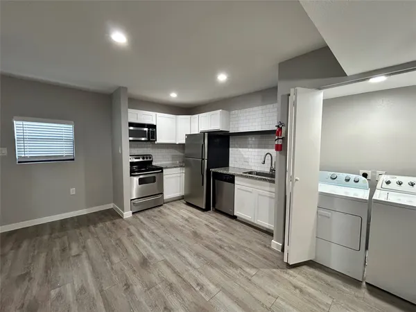 $1,345 | 2810 Beauchamp Street, Unit 4, Houston, TX 77009