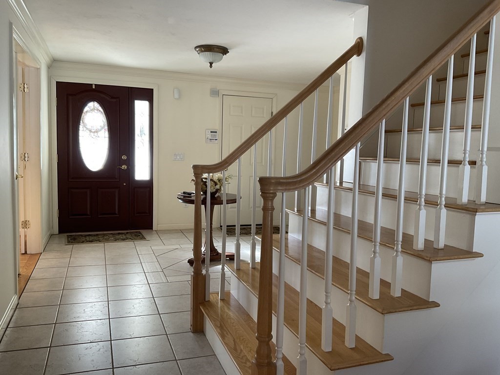 34 Henry Marsh Road Dudley, MA 01571 - Photo 4 of 31