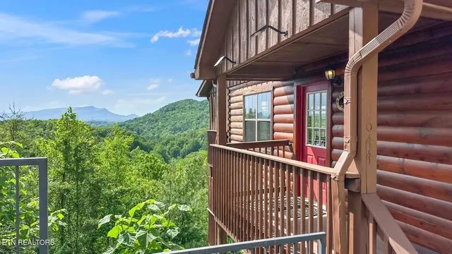 $895,000 | 1644 Pinewood Way, Sevierville, TN 37862