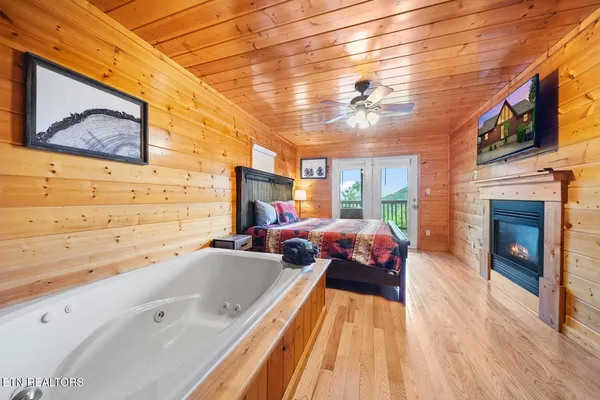 $895,000 | 1644 Pinewood Way, Sevierville, TN 37862