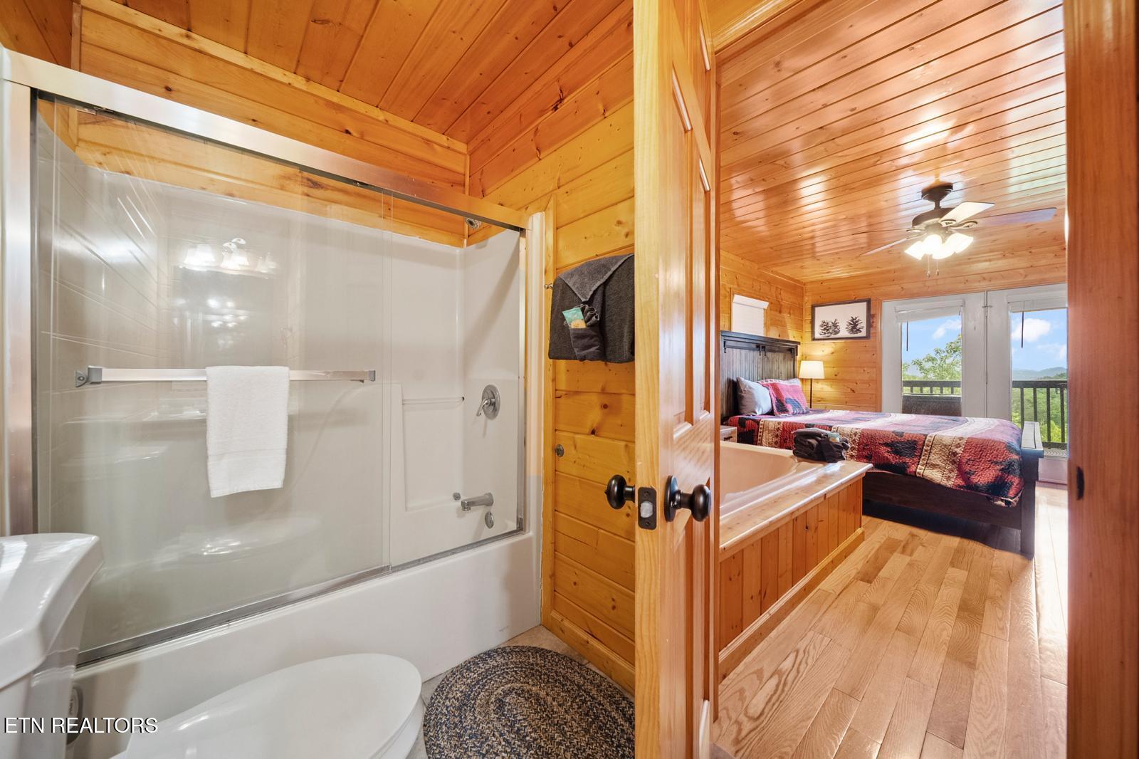 1644 Pinewood Way Sevierville, TN 37862 - Photo 17 of 44 WhatsApp Image 2025-10-29 at 9.12.15 AM