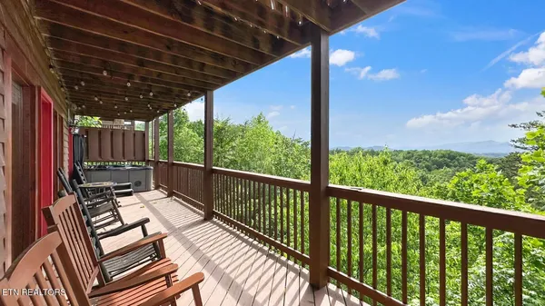 $895,000 | 1644 Pinewood Way, Sevierville, TN 37862