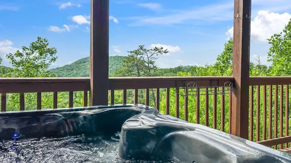$895,000 | 1644 Pinewood Way, Sevierville, TN 37862