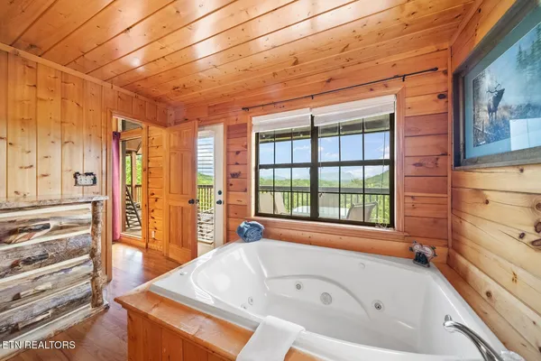 $895,000 | 1644 Pinewood Way, Sevierville, TN 37862
